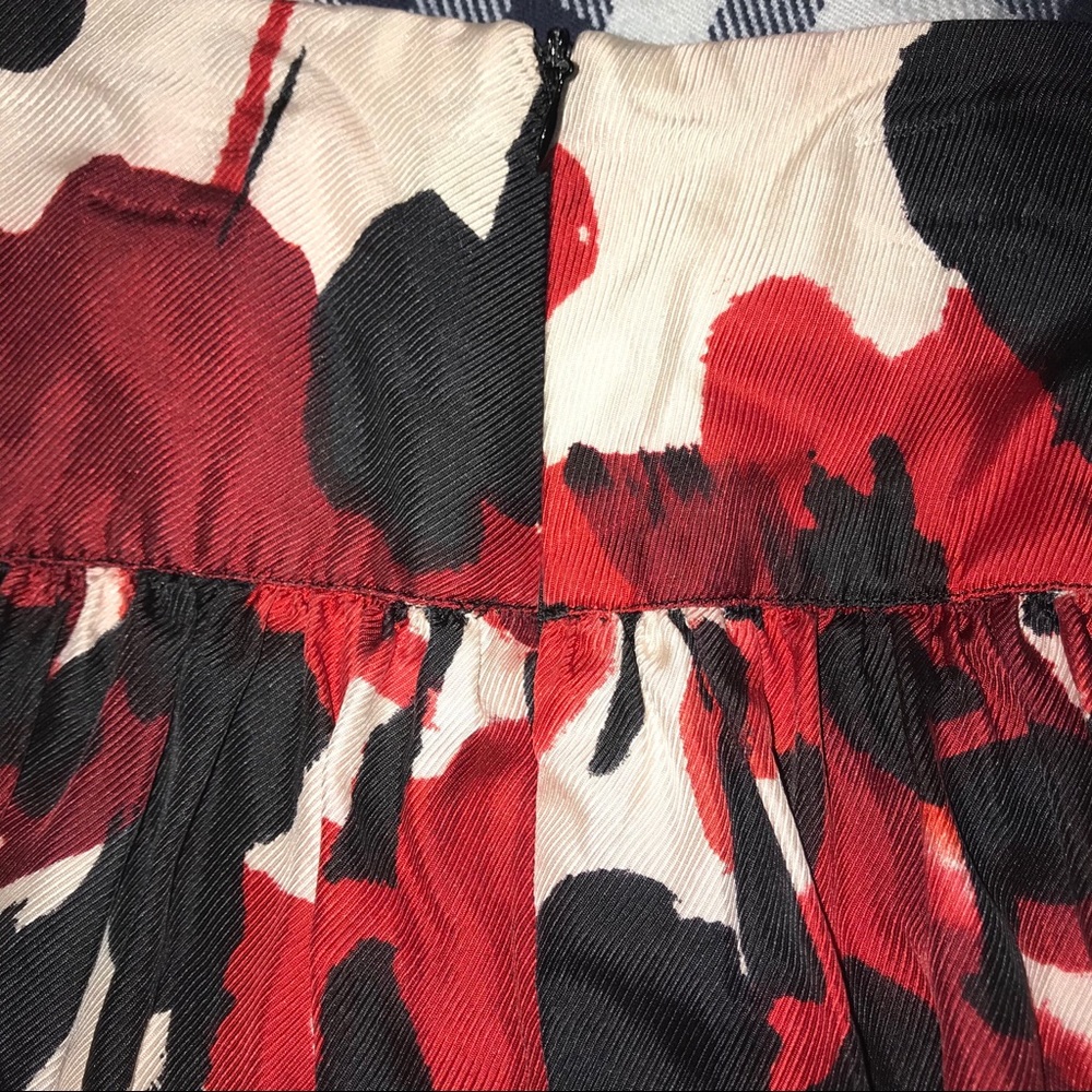 MACYS FLORAL ABSTRACT SKIRT - Picture 3 of 4